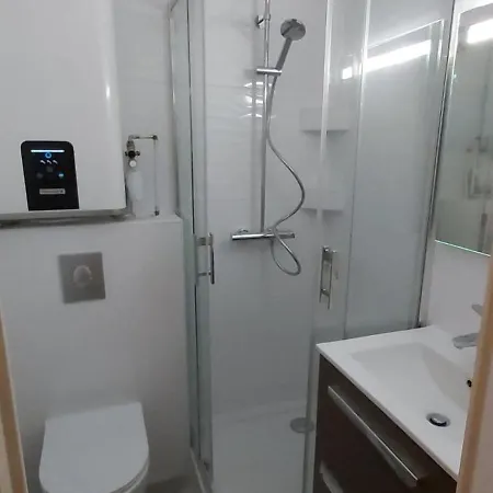 Cosy Proche Carlone, Balcon Apartamento *